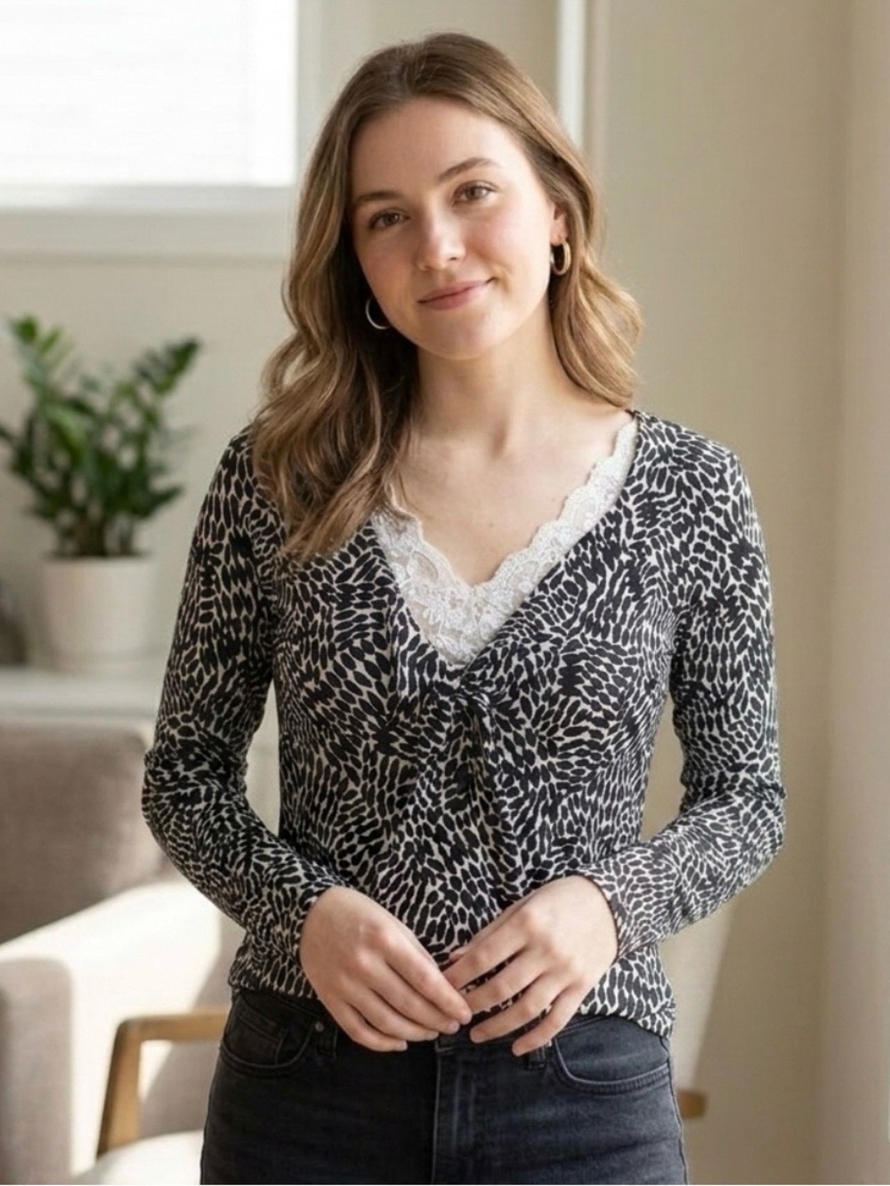 Emma James Black & White Printed V-Neck Long Sleeve Top with Lace Trim Y2K